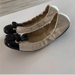 Stuart Weitzman Black and Cream Ballet Flats